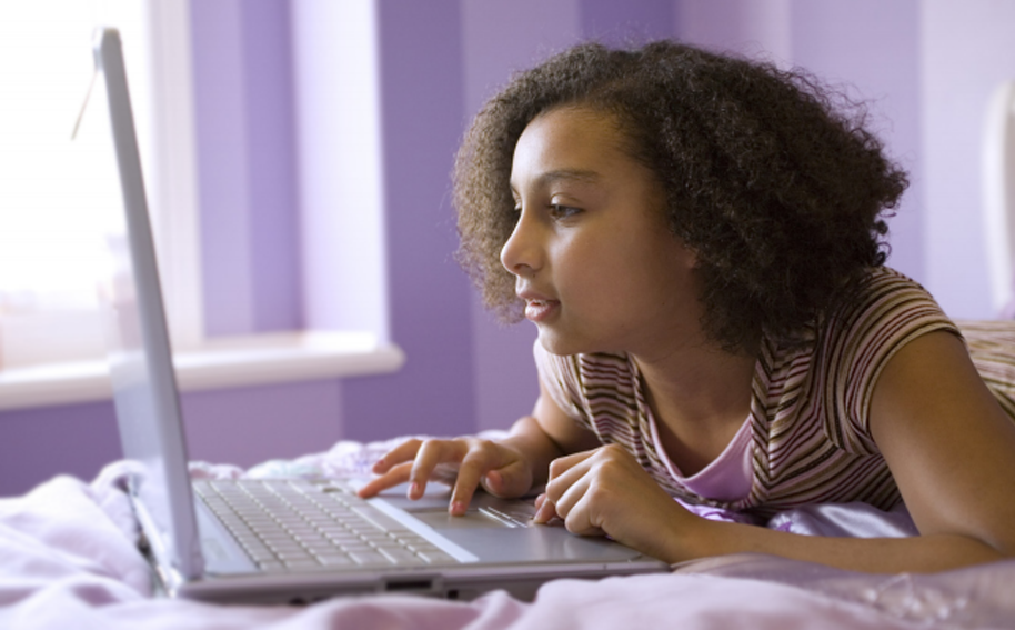 Suivez-vous assez vos enfants sur les réseaux sociaux ?